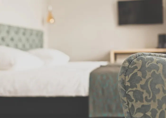 Sleep In & Stary Rynek Хостел Познань