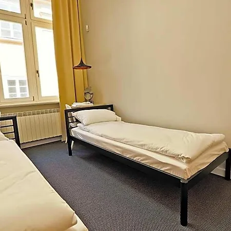 Sleep In & Stary Rynek Hostel *