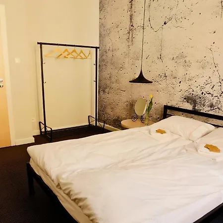 Sleep In & Stary Rynek ホステル *